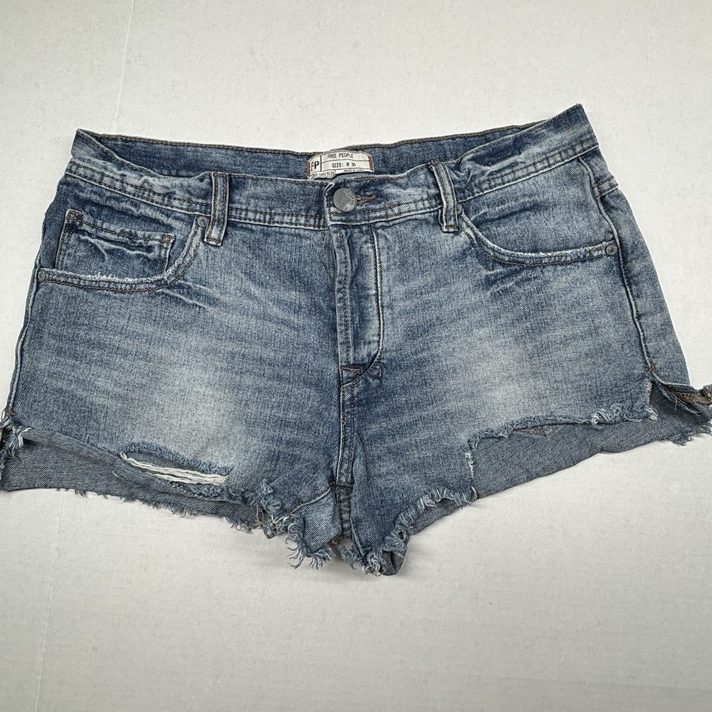 We The Free People Button Fly Distressed Cut Off Jean Shorts Womens 30 Festival